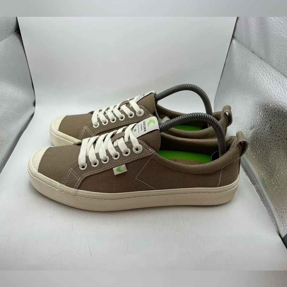 Cariuma OCA women’s brown sneakers size 9.5